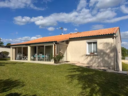 vente maison 4 pièces 130 m² jonzac (17500)