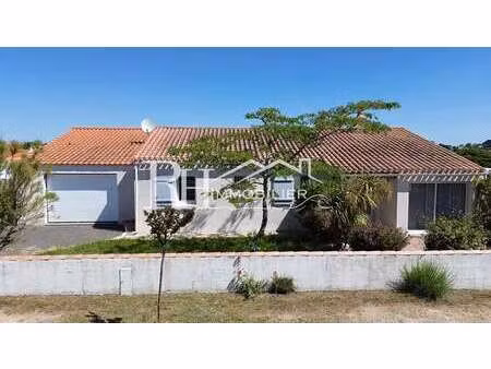 vente maison à brem-sur-mer (85470) : à vendre / 123m² brem-sur-mer