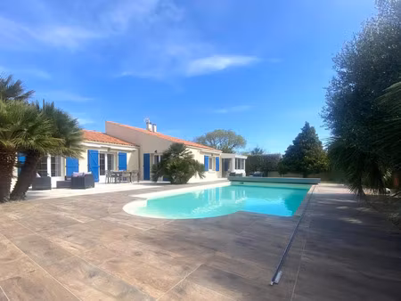 vente maison 5 pièces 204 m² la rochelle (17000)