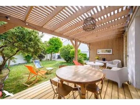 vente maison 8 pièces 174 m² la rochelle (17000)
