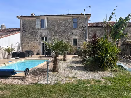 vente maison 5 pièces 147 m² varzay (17460)