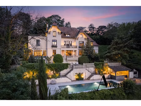 maison de luxe à vendre dans le quartier le vernay