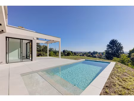 maison de luxe à vendre dans le quartier ouest