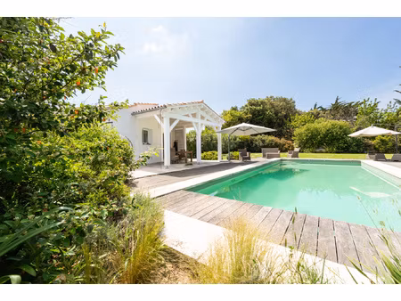 maison 5 pièces à la flotte-en-ré  130 m2 sur 1 490 m2 avec