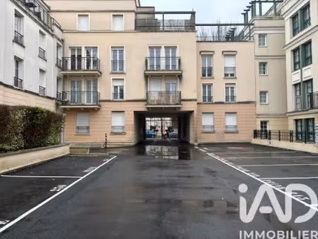 parking à serris (77700)