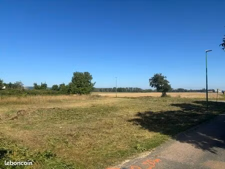 terrain à construire de 869 m² situé à saint-denis-les-sens