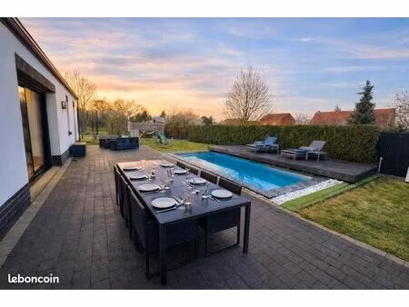 ? maison individuelle récente – 130 m² habitables / 150 m² au sol – piscine chauffée – 4 c