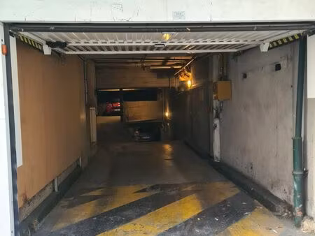 parking a louer ou a vendre