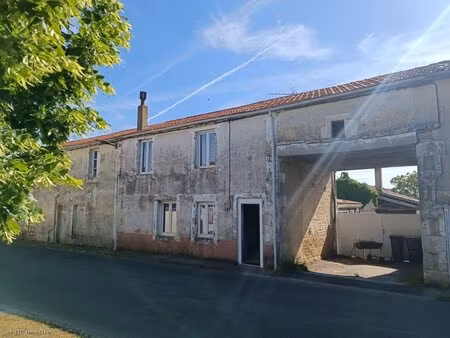 ensemble de 2 maisons avec jardin et dépendances
