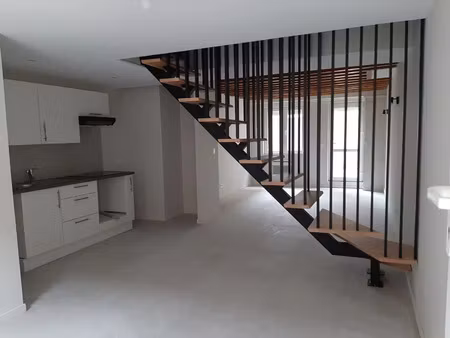 location appartement 4 pièces 82 m² à romanèche-thorins (71570)