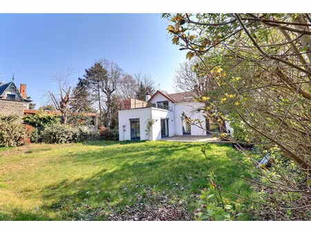 vente maison 7 pièces  165.00m²  le mesnil