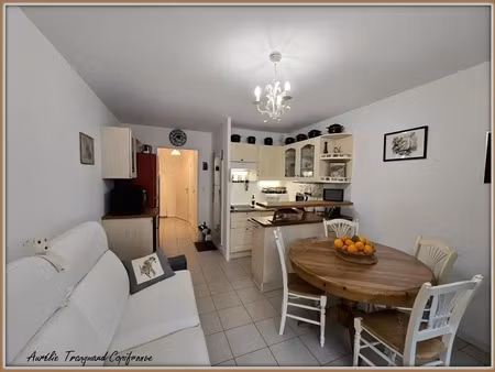 appartement bord de mer à vendre 2 pièces meublé et équipé en rez-de-chaussée avec garage 