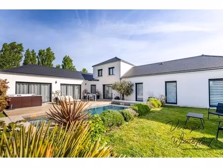 maison à vendre 6 pièces evreux (27)203m²-4 chambres-sous-sol-garage-piscine-1064m²