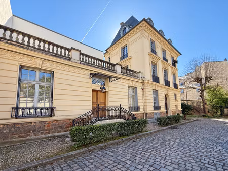 bureaux dans hôtel particulier quartier saint-louis  versa