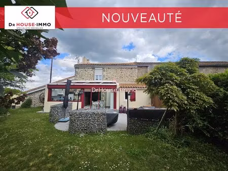 maison de 96m² avec 2 chambres.
