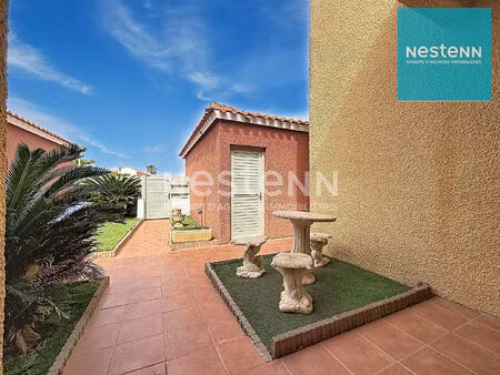 rare - leucate village naturiste - villa t5 avec garage et places de parking