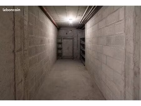 box de stockage / cave / cellier / garde-meubles (anse)