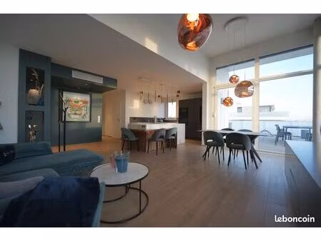 attique d’exception 3p de 82 m² – terrasse 60 m² – vue vosges & forêt-noire – double garag