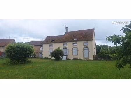 maison individuelle avec dépendances et terrain