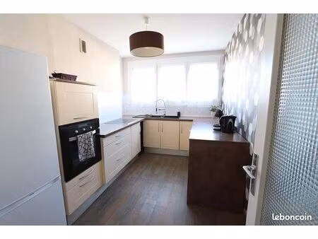 appartement 3 pièces 81 m²