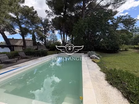 belle maison d'environ 140m2 sur terrain arbore de 1080 m2 avec