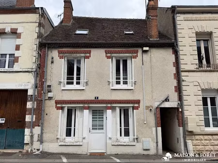 vente immeuble 155 m² à gien (45500)  182 000 €