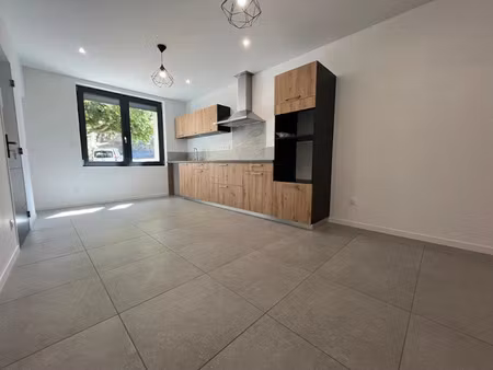 location appartement 3 pièces 67 m² à mas-saintes-puelles (11400)  665 €