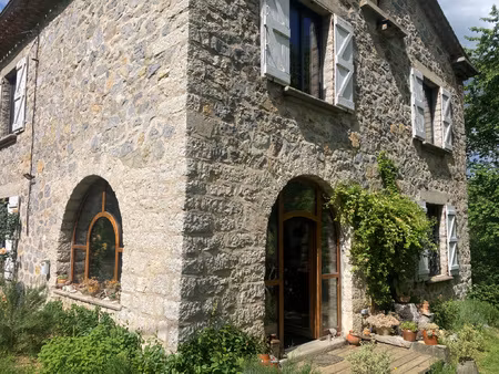 puivert  belle maison en pierre rénovée 3 chambres  garage 