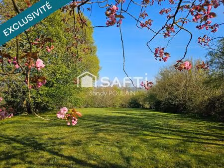 beau terrain de 1 300 m² avec vue sur la cathédrale  à coutances