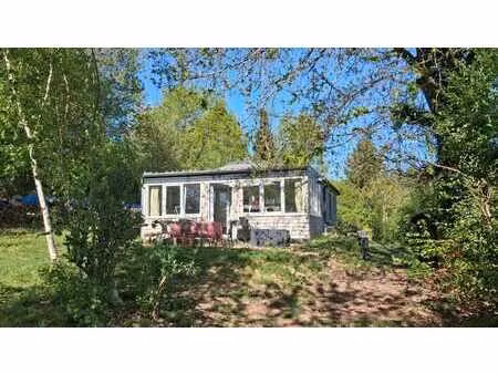 jolie maison en bois  pour amateur vie simple et au calme