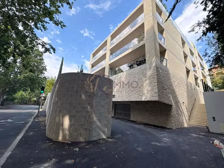 location parking 12 m² à aix-en-provence (13090)  100 €