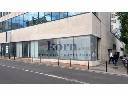 location locaux professionnels 144 m² à gentilly (94250)  37 440 €