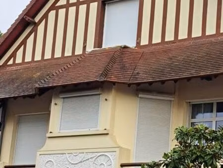 maison balnéaire surélevée proche mer et commerces