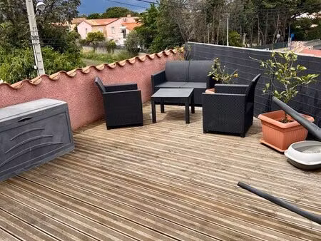grand t1 bis en duplex avec terrasse centre village