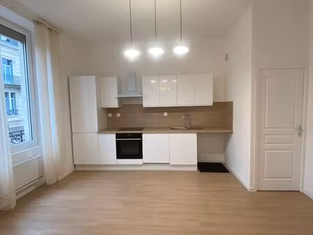 3 pièces à louer commercy avec accès jardin