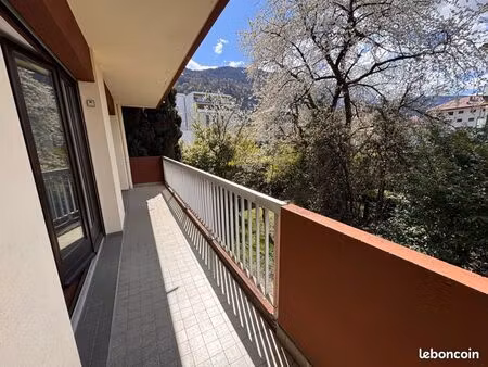 appartement t3 traversant - centre ville