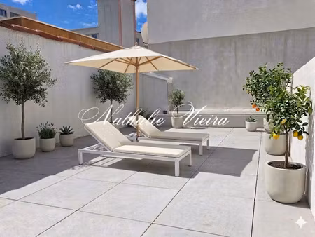 superbe t2 entierement renove - meuble - cour et toit-terrasse privatifs