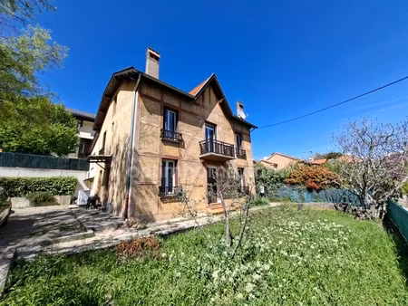 maison bourgeoise de 1936 composée de 2 appartements digne les bains (04)