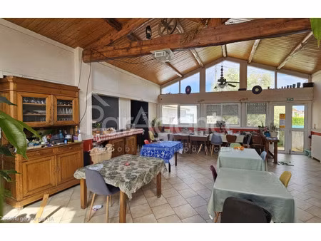 ensemble immobilier sur un terrain de 1494 m2