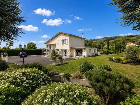 maison de 170 m² à les martres-de-veyre