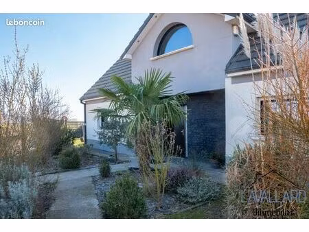pavillon 7 pièces 150 m²