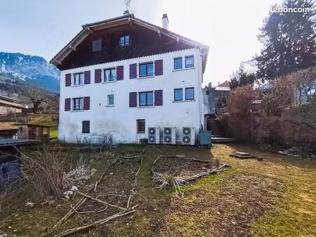 immeuble 12 pièces 334 m²