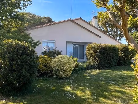 maison de plain-pied – 4 chambres – terrain arboré - lamonzie-saint-martin