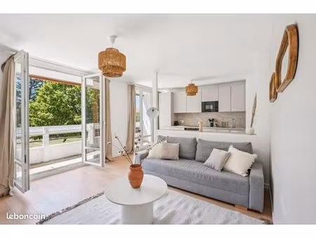 appartement bron refait à neuf