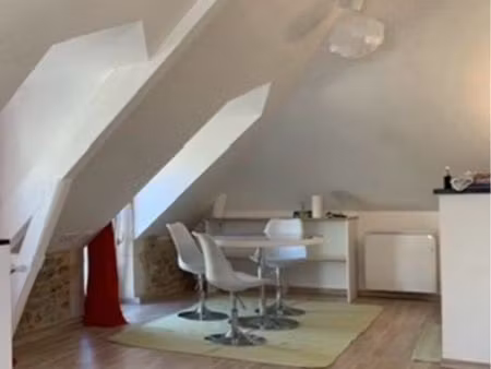 redon beau studio meublé quartier du port