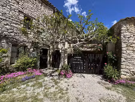 maison de village atypique à montsallier