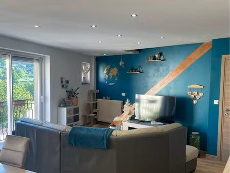 maison de village lumineuse avec beaux volumes
