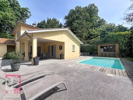 propriété 5 pièces 172 m²