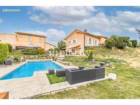 villa 9 pièces 302 m²