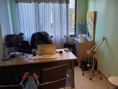 bureau equipé